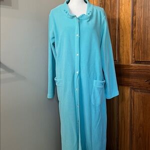 Cozy Green Button-Up Robe